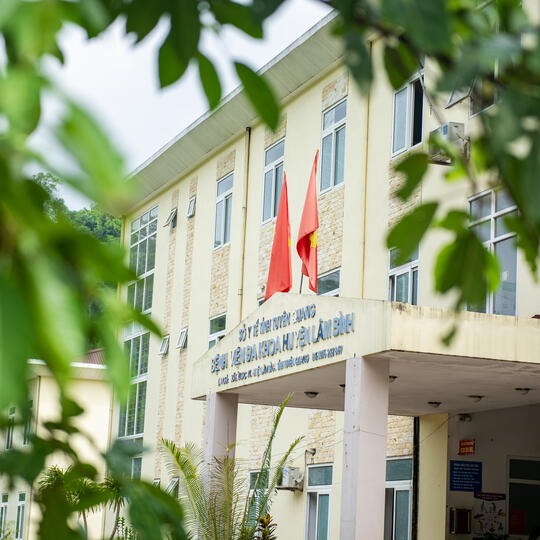 <a href="/tin-tuc" title="Tin tức" rel="dofollow">TIN TỨC</a>